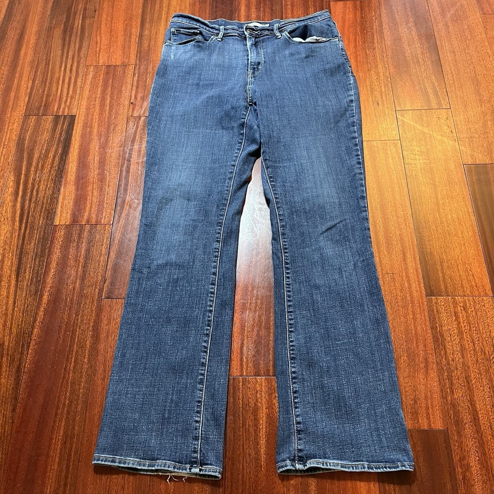 Levis Jeans Womens 12M 31 (32x32) Classic Bootcut Blue Dark Wash Grunge Street